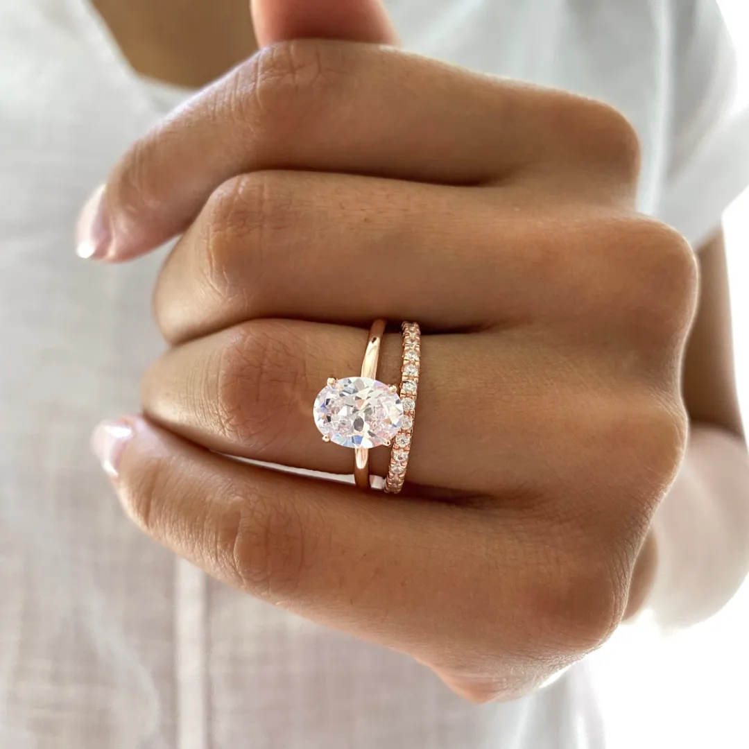 /public/photos/live/Oval Moissanite Engagement Ring set-1118 (4).webp